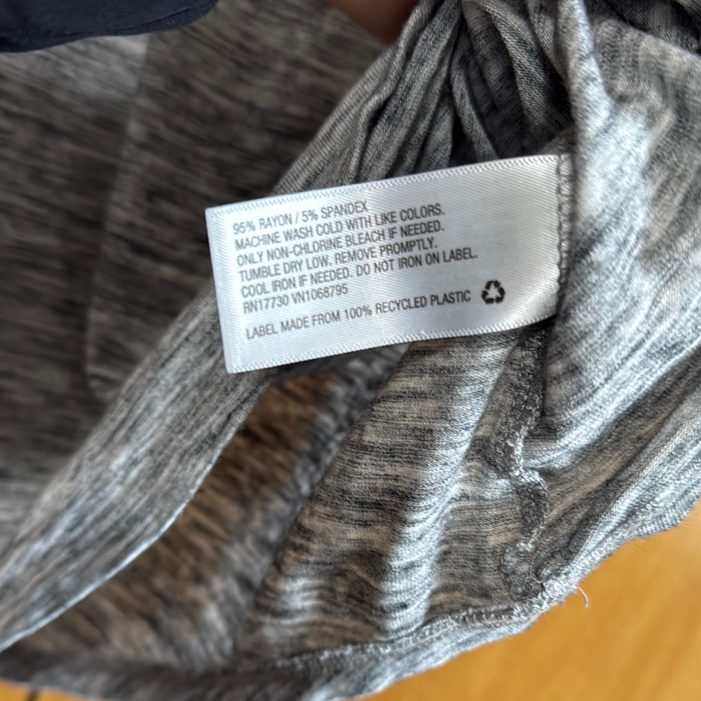 Gray Sleeveless Top - Picture 3 of 5